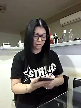 Snapshot of Milf_Abigail chatting on 11.19.25 Milf Abigail online show from 11.19.25