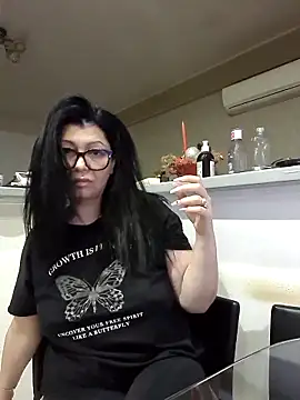 Snapshot of Milf_Abigail chatting on 11.23.25 Milf Abigail online show from 11.23.25