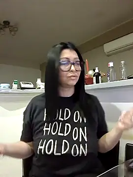 Snapshot of Milf_Abigail chatting on 11.28.25 Milf Abigail online show from 11.28.25