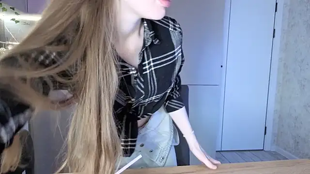 LissaCain online show from 04.22.26