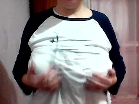Snapshot of AnaXBerry chatting on 12.12.24 AnaXBerry online show from 12.12.24