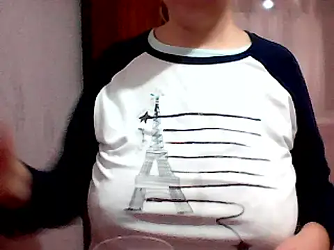Snapshot of AnaXBerry chatting on 12.29.24 AnaXBerry online show from 12.29.24