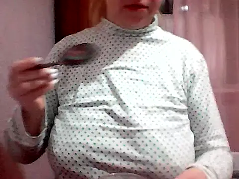 Snapshot of AnaXBerry chatting on 03.03.25 AnaXBerry online show from 03.03.25