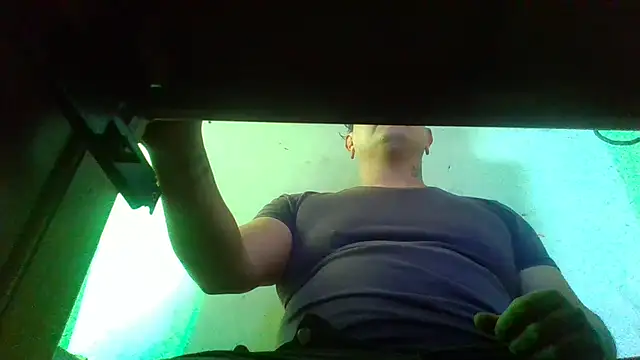 Snapshot of AlanDickson chatting on 01.06.26 AlanDickson online show from 01.06.26