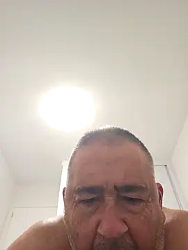 Snapshot of polla_calientes47 chatting on 10.21.25 polla calientes47 online show from 10.21.25