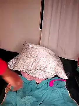 Snapshot of Bella_kiki chatting on 01.02.25 Bella kiki online show from 01.02.25