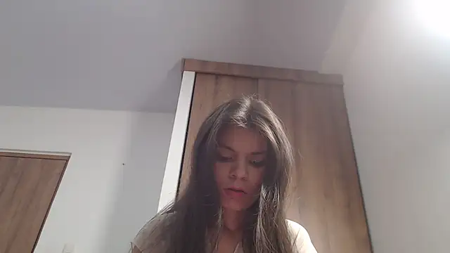 Snapshot of Karla_sweed chatting on 12.19.25 Karla sweed online show from 12.19.25