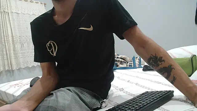 UncutToyBoy23cm online show from 06.24.26