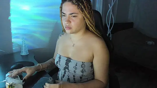 Snapshot of MelSaunders chatting on 12.15.24 MelSaunders online show from 12.15.24