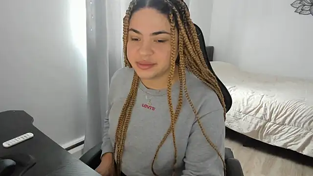 Snapshot of MelSaunders chatting on 12.19.24 MelSaunders online show from 12.19.24