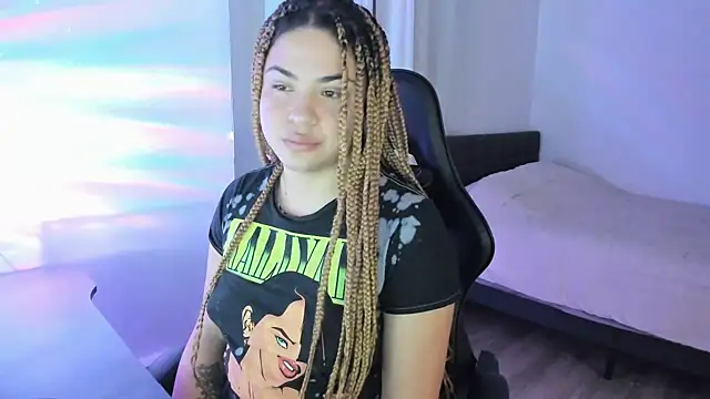 Snapshot of MelSaunders chatting on 12.22.24 MelSaunders online show from 12.22.24