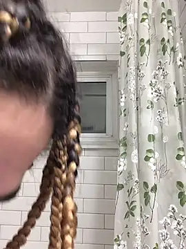 Snapshot of MelSaunders chatting on 12.31.24 MelSaunders online show from 12.31.24