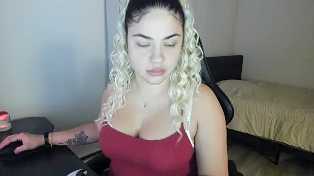 Snapshot of MelSaunders chatting on 01.09.25 MelSaunders online show from 01.09.25