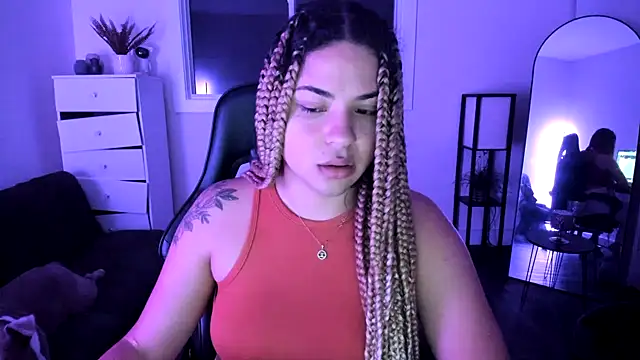 Snapshot of MelSaunders chatting on 11.02.25 MelSaunders online show from 11.02.25