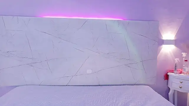 AbrilBrent online show from 10.17.25