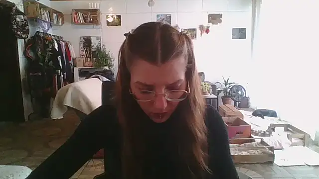 Snapshot of SweetyBabyDemon chatting on 10.26.25 SweetyBabyDemon online show from 10.26.25