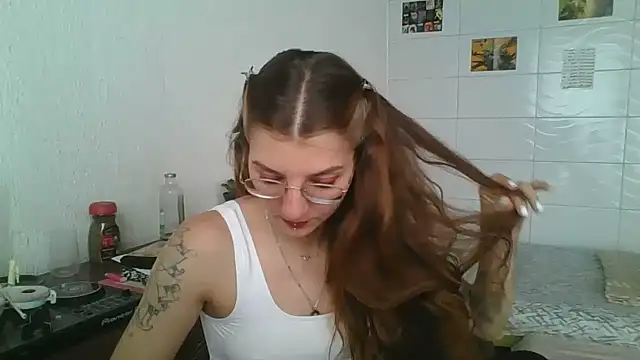 Snapshot of SweetyBabyDemon chatting on 11.03.25 SweetyBabyDemon online show from 11.03.25