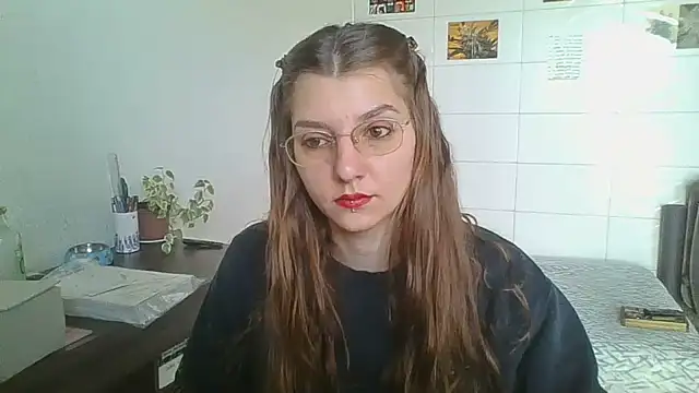 Snapshot of SweetyBabyDemon chatting on 11.10.25 SweetyBabyDemon online show from 11.10.25