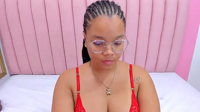 ISABELLA 020 online show from 03.20.25