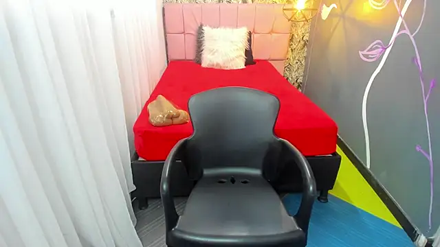 EmmaaEvans  online show from 12.26.24