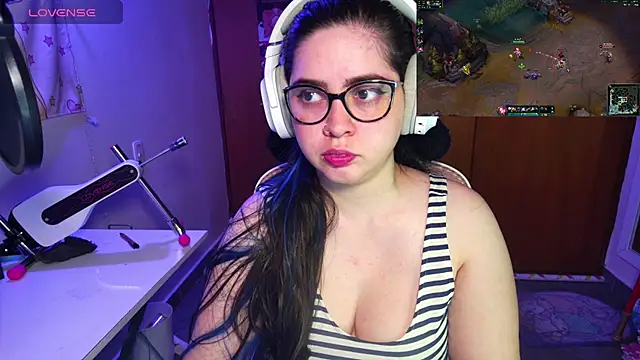 Snapshot of Vallolet_Spencer chatting on 02.06.25 Vallolet Spencer online show from 02.06.25