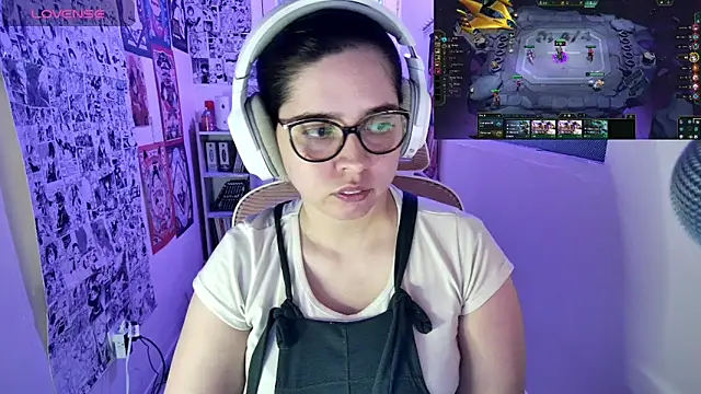 Snapshot of Vallolet_Spencer chatting on 11.05.25 Vallolet Spencer online show from 11.05.25