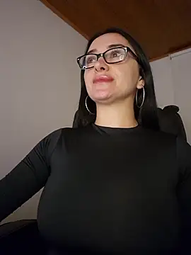 preetypeach online show from 02.02.26