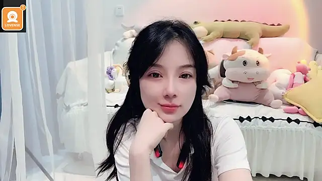 Snapshot of AKiKi711 chatting on 09.11.25 AKiKi711 online show from 09.11.25