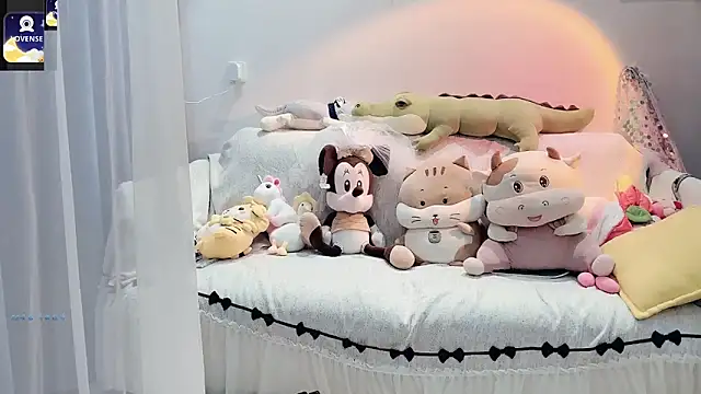 Snapshot of AKiKi711 chatting on 09.24.25 AKiKi711 online show from 09.24.25