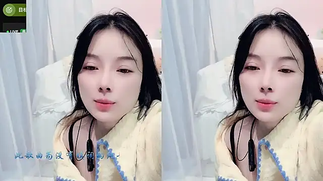 Snapshot of AKiKi711 chatting on 10.12.25 AKiKi711 online show from 10.12.25