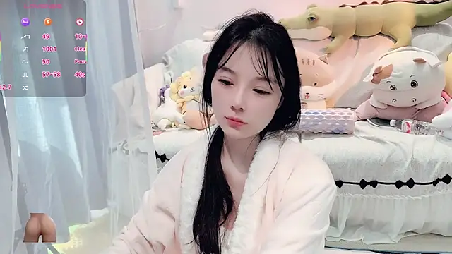 Snapshot of AKiKi711 chatting on 12.05.25 AKiKi711 online show from 12.05.25