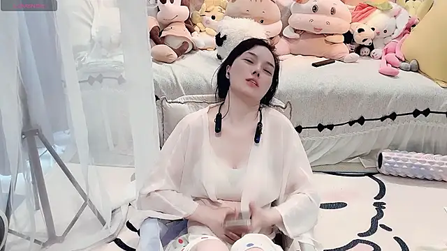 AKiKi711 online show from 07.11.26