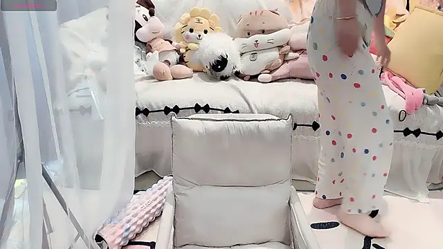 AKiKi711 online show from 07.16.26