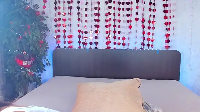 Milana Crystal  online show from 02.23.25