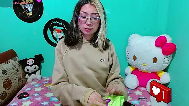 Snapshot of squirt_charlott chatting on 12.10.24 squirt charlott online show from 12.10.24