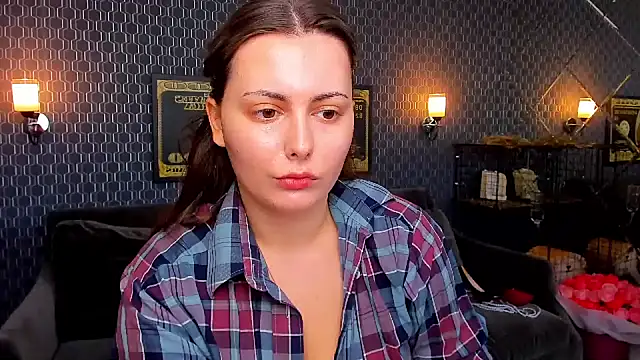 Snapshot of _extraterrestrial_ chatting on 10.18.25  extraterrestrial  online show from 10.18.25