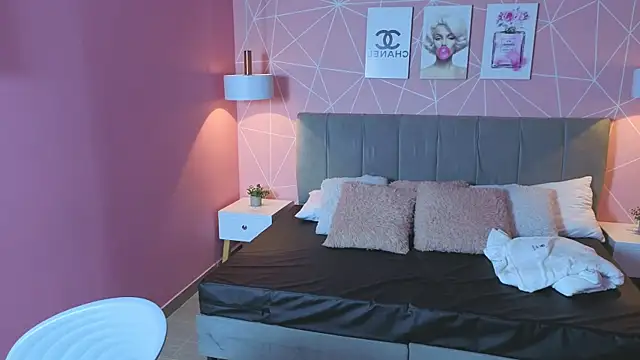 Snapshot of zara__sweet chatting on 05.19.26 zara sweet online show from 05.19.26