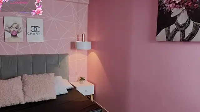 Snapshot of zara__sweet chatting on 06.19.26 zara sweet online show from 06.19.26