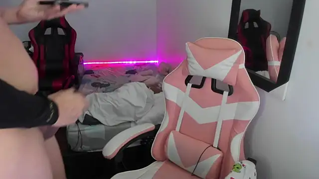 jessi and boy online show from 12.22.25