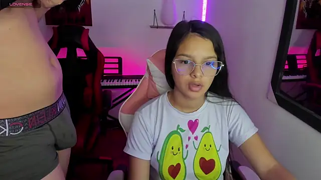 jessi and boy online show from 03.04.26