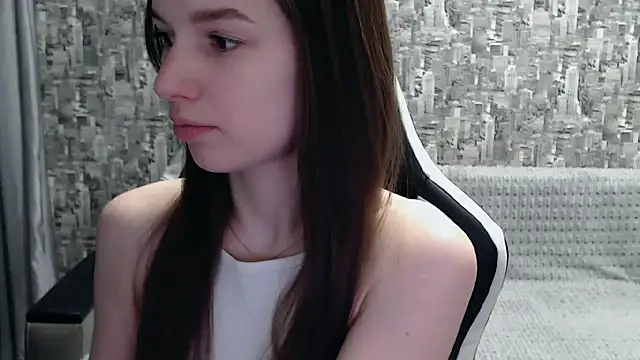 Snapshot of MissMiaCutie chatting on 03.01.25 MissMiaCutie online show from 03.01.25