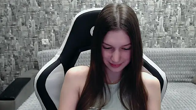 Snapshot of MissMiaCutie chatting on 03.06.25 MissMiaCutie online show from 03.06.25