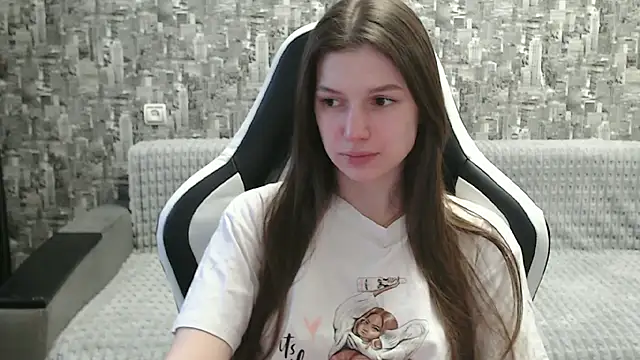 Snapshot of MissMiaCutie chatting on 03.21.25 MissMiaCutie online show from 03.21.25