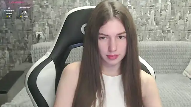 Snapshot of MissMiaCutie chatting on 09.17.25 MissMiaCutie online show from 09.17.25