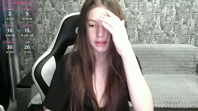 Snapshot of MissMiaCutie chatting on 10.11.25 MissMiaCutie online show from 10.11.25