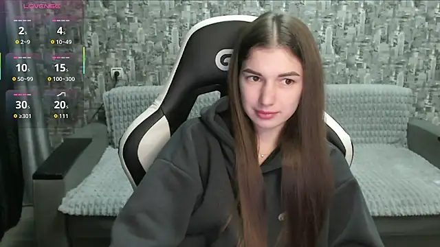 Snapshot of MissMiaCutie chatting on 10.23.25 MissMiaCutie online show from 10.23.25