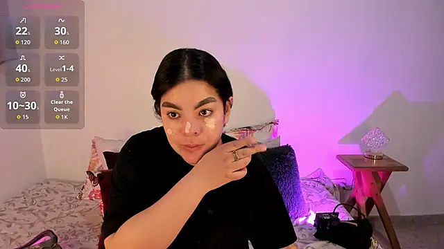 Kylie2211 online show from 10.14.25