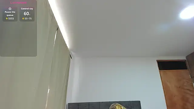 Kylie2211 online show from 04.29.26