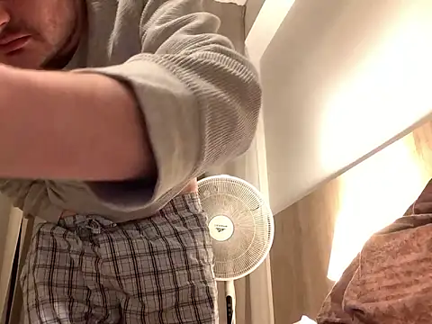 Snapshot of Hebrewhammers42 chatting on 02.01.26 Hebrewhammers42 online show from 02.01.26