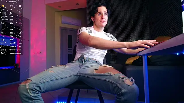 ChristianLevine  online show from 06.08.26